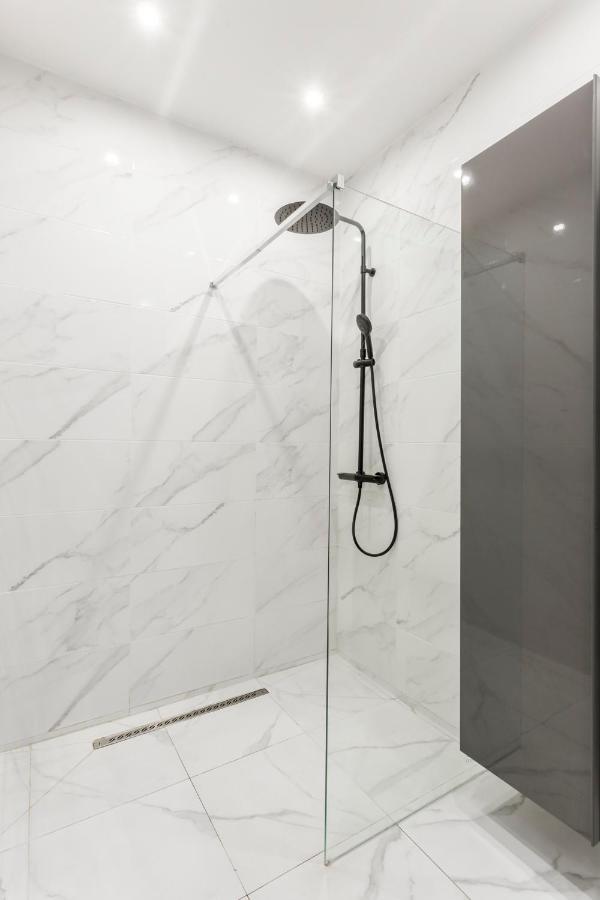 180 Suite Eden, Luxury Apt At Sacre Coeur ปารีส ภายนอก รูปภาพ